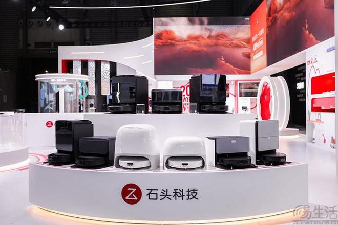 AWE展台就会明白双榜第一的底气龙8国际唯一网站看过石头科技的(图5)